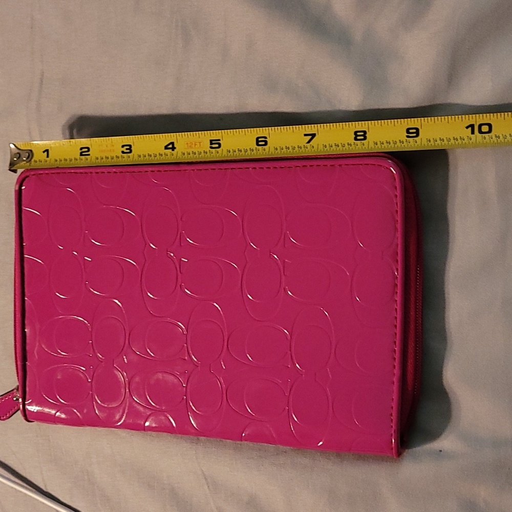 COACH PATENT TABLET HOLDER